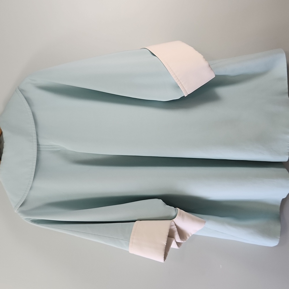 Elegant Swing Cape Coat – Minimalist Silhouette with Retro Glam Vibes - Picture 2 of 12
